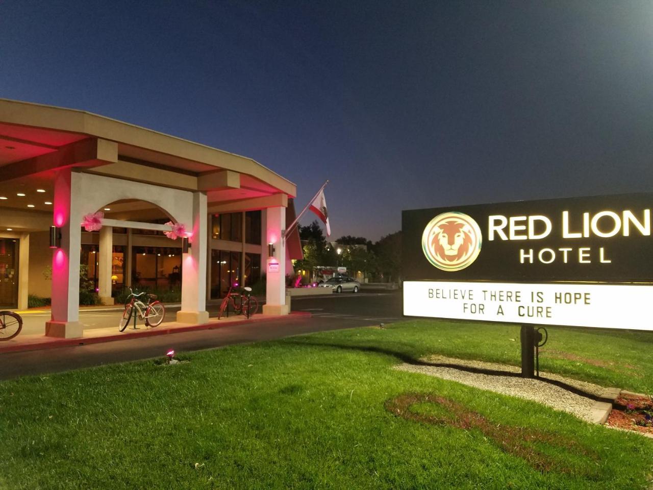 Red Lion Hotel Redding Eksteriør billede